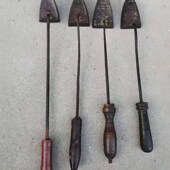 民俗文化铁熨斗刑具烫烙铁影视道具装 饰收藏物件老红军长征摆件老