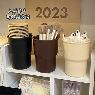 笔筒收纳盒学生书桌文具笔盒儿童女孩桌面放彩笔笔桶化妆刷收纳筒