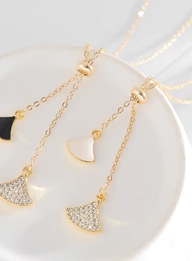 韩版个性小裙子项链 甜美百搭扇形锁骨链女网红ins冷淡风贝母吊坠