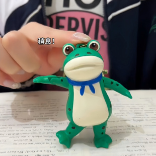 按压敬礼青蛙挂件网红会敬礼青蛙玩偶可爱卡通公仔钥匙扣书包挂件