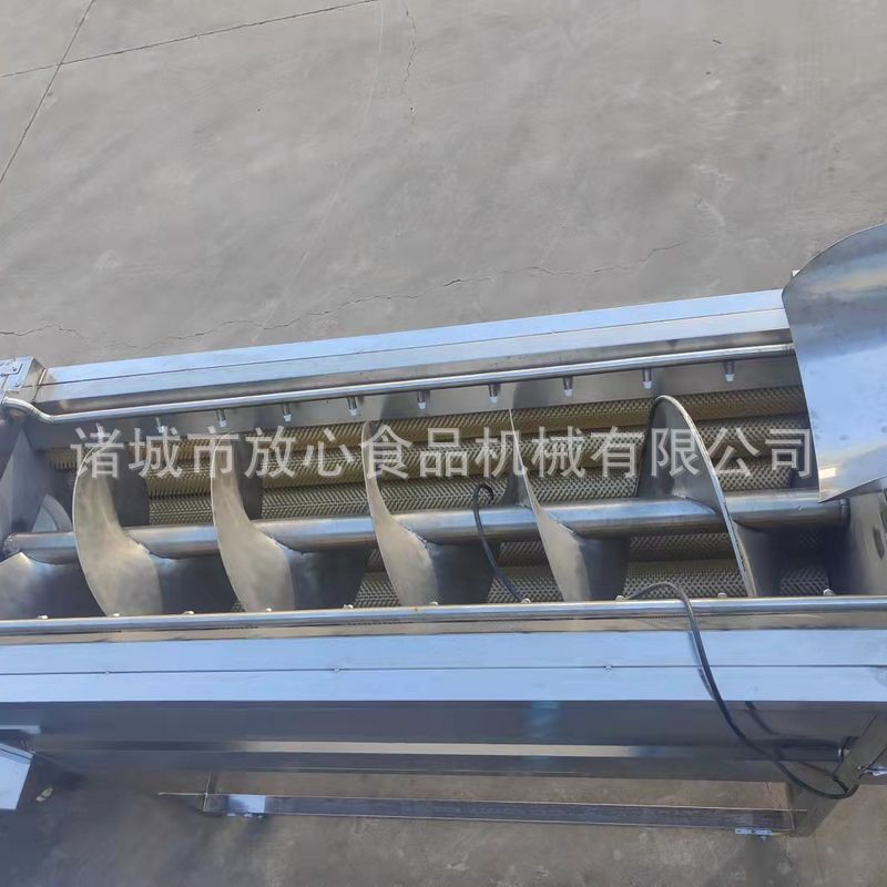 螺旋式毛辊清洗机自动出料毛辊清洗设备全自动螺旋红薯去皮清洗机