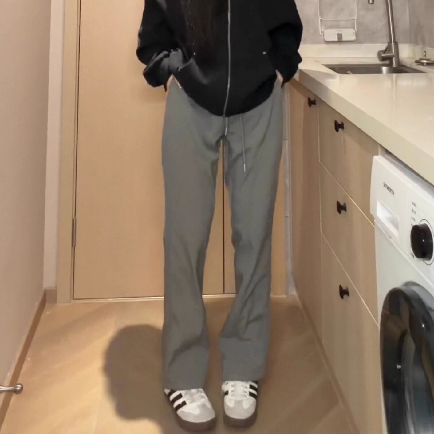 QUALCOMM秋冬款百搭弯刀休闲裤