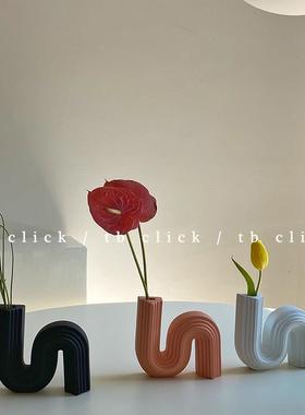 click自制陶瓷雕塑艺术花瓶摆件插花器s型民宿样板间陈列家居装饰