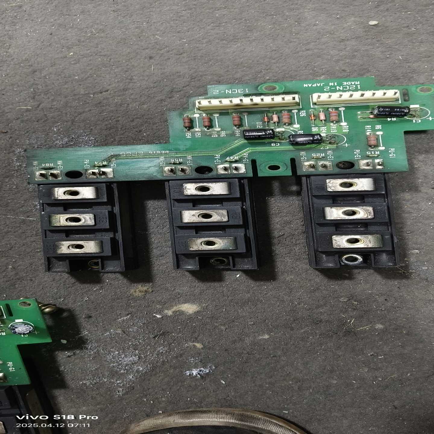 安川变频器里拆下来的模块，型号2MBI25L-120询价