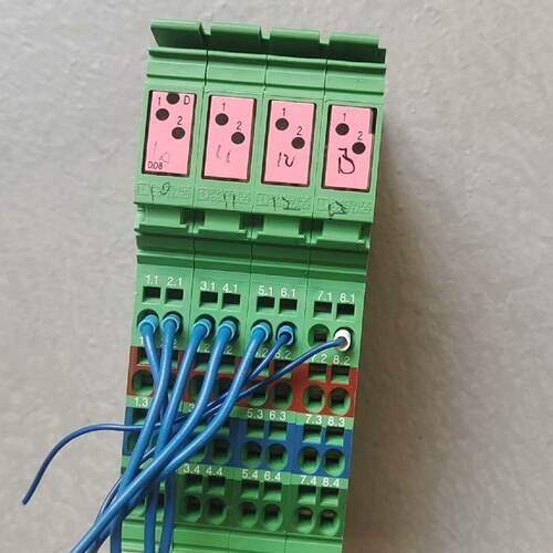 菲尼克斯模块IBIL24DO8PAC型号2861-议价