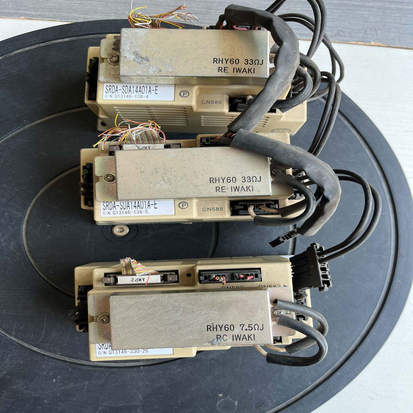 安川伺服驱动器，SRDA-SDA21A01A-E，共计3个，--议价商品