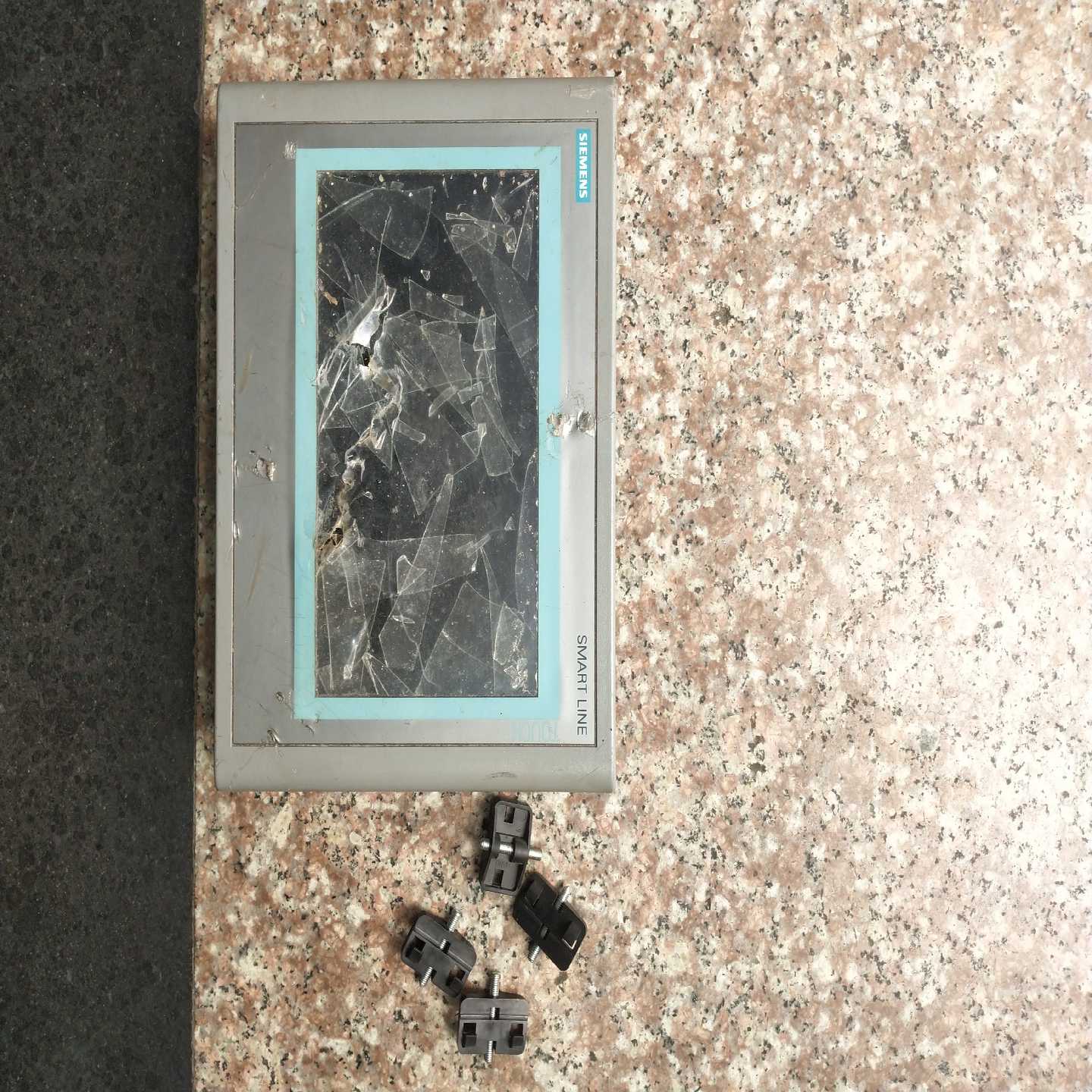 【议价】触摸屏6AV6648-0BC11-3AX0，成色是可适用