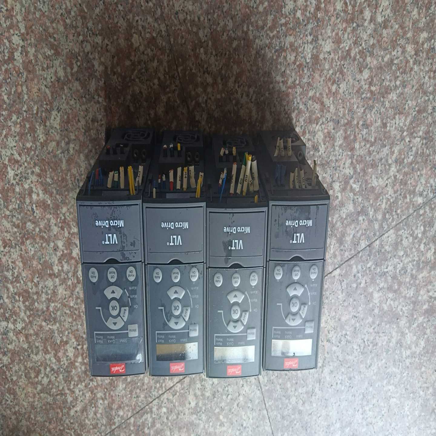 丹佛斯变频器FC.051Plk75T4E20H3，0.75k--议价商品