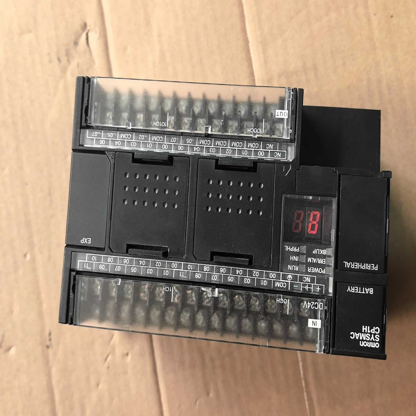 PLCCP1H-X40DT-D一台，成色如图，功能正询价