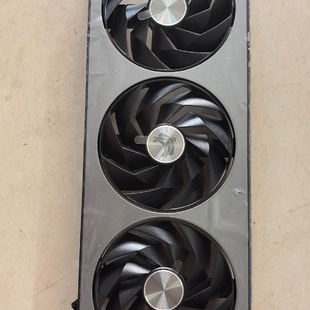 议价蓝宝石RX7800XT显卡风扇实物拍摄三风扇型号S议价