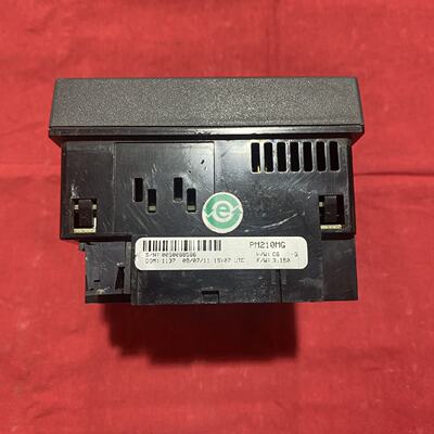 议价施耐德PM210MG电力参数测量仪适用於工业与商业用电监测