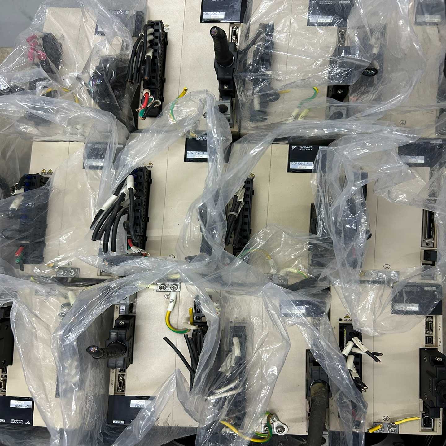 议价安川1.5KW驱动器SGDV-120A01A002000，现