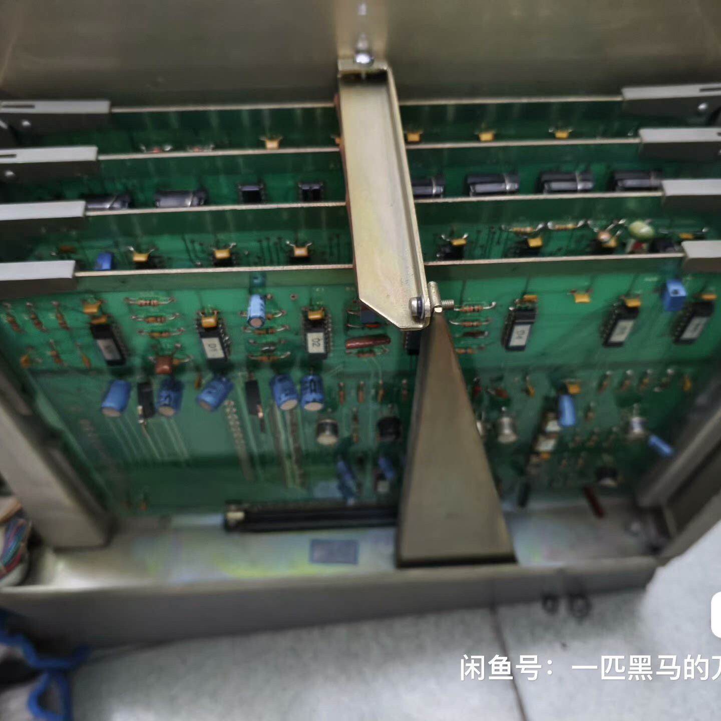 炼金师傅,音乐发烧友,单片机爱好者来,90年老机器拆机电路板--