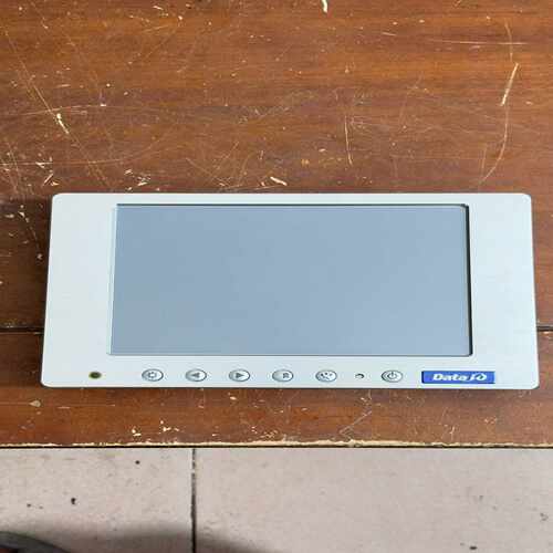 询价Dataio烧录机显示屏，型号800TSV，轻微使用痕迹。图