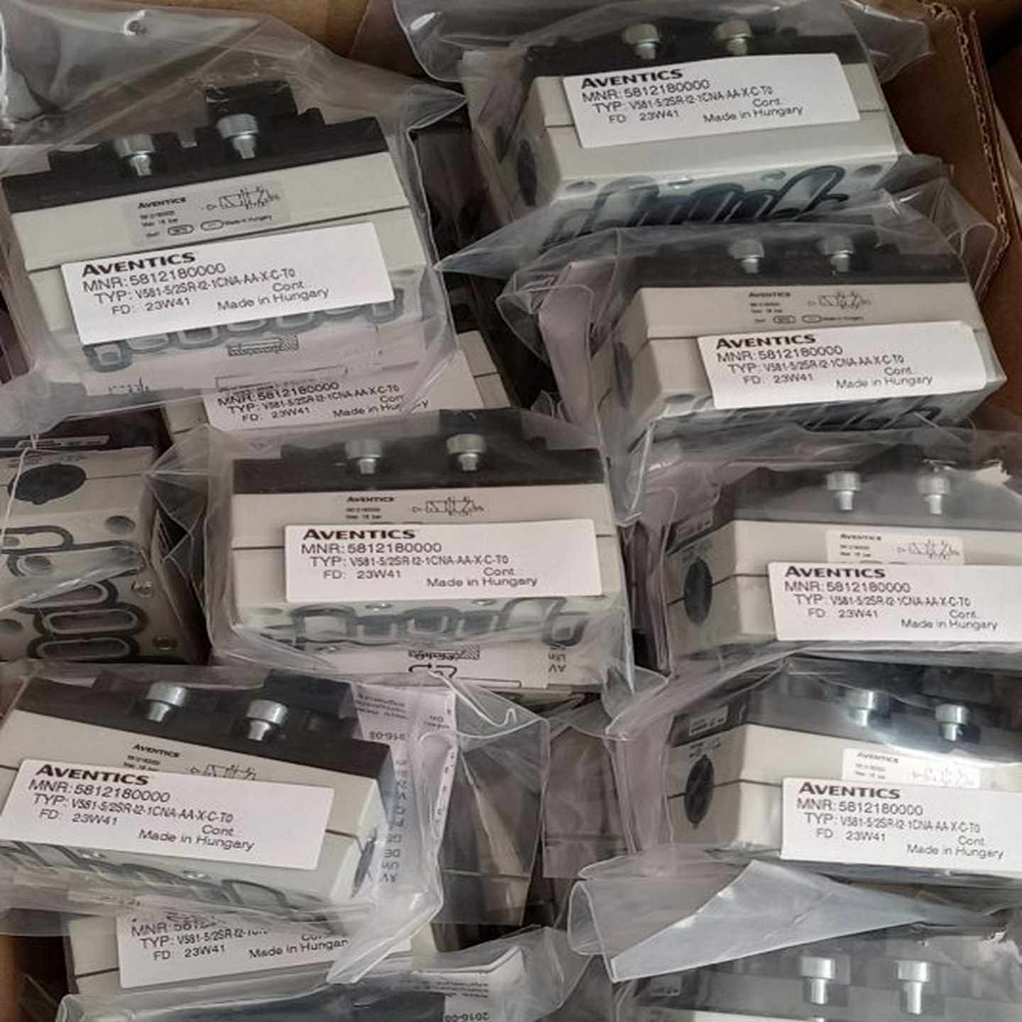 安沃驰原M装26ATI620型号52气缸德国VEN800CS并列汽缸咨询客