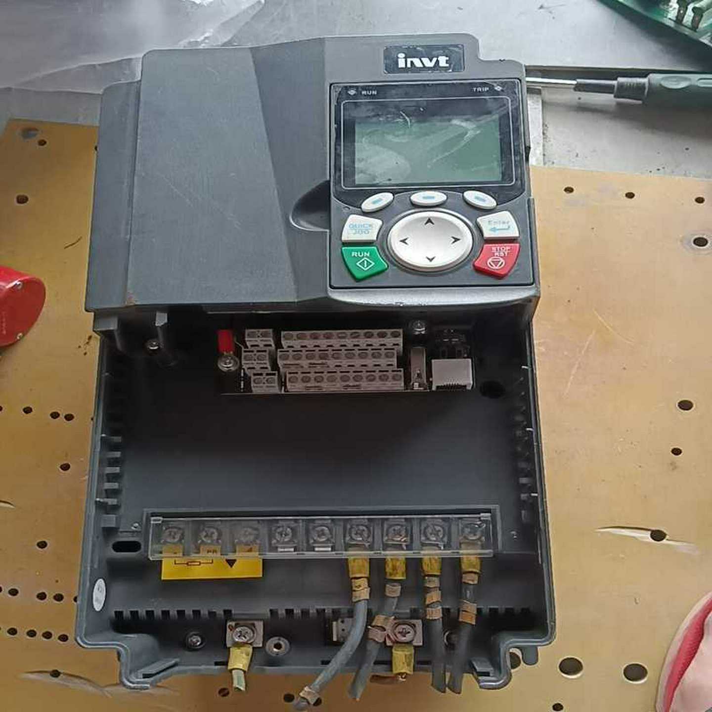 #变频器英威腾GD350-015G-4，15kw，无修功（地坛设备）