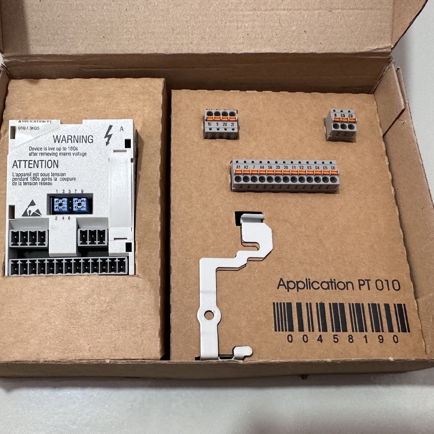 议价全新原装伦茨8200变频器IO板通讯模块E82ZAFAC010接口模块现 - 实物图