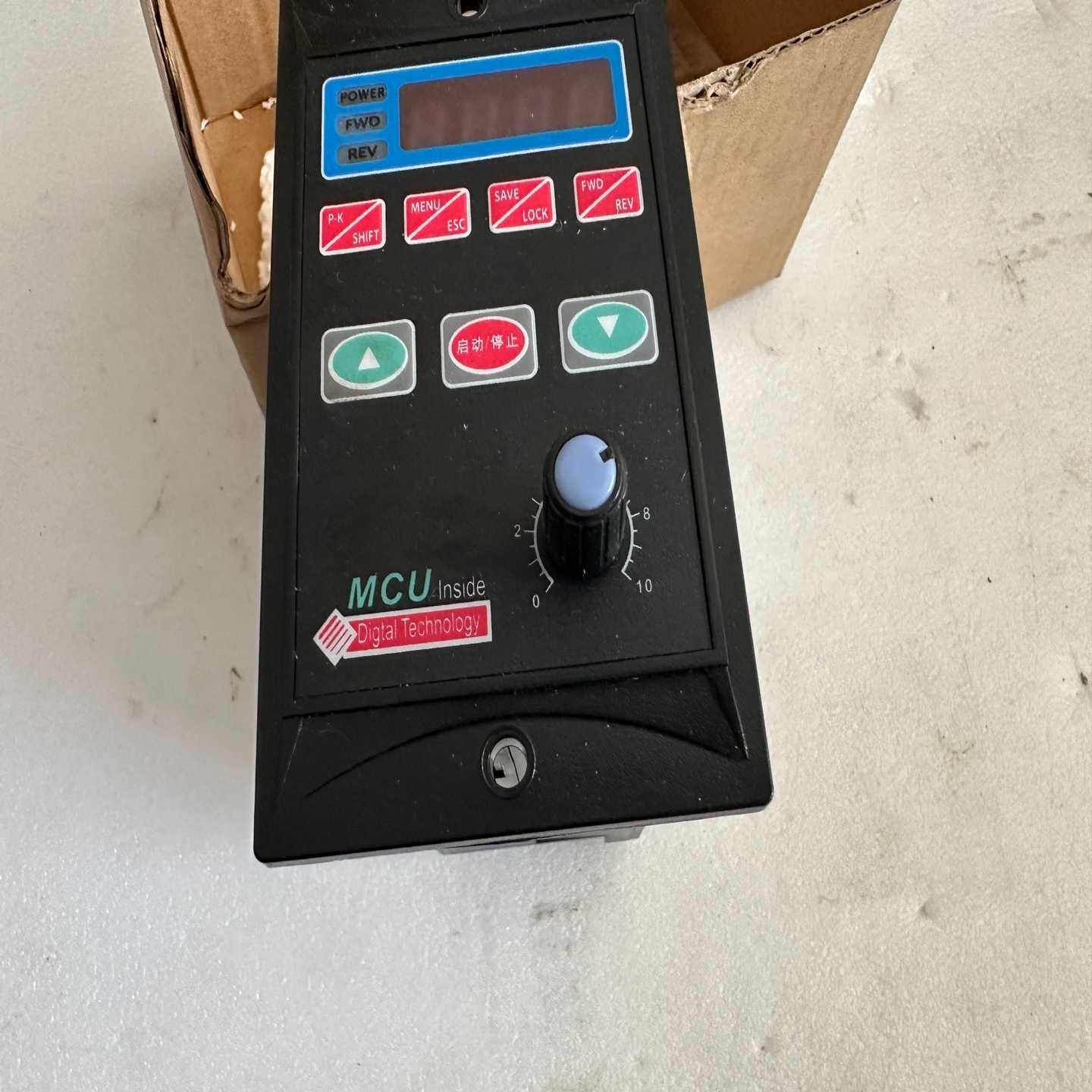 全新MCUT13-120W-12-H电机变频调速器--议价商品