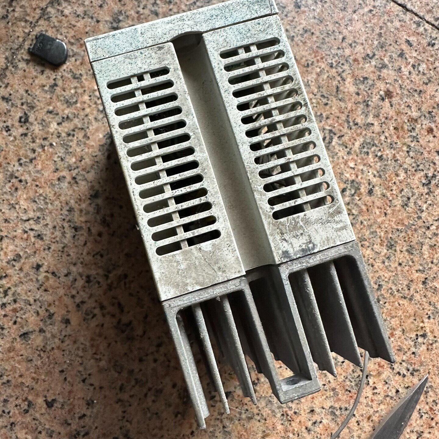 FRS520SE0.4KCHT三菱变频器220v0