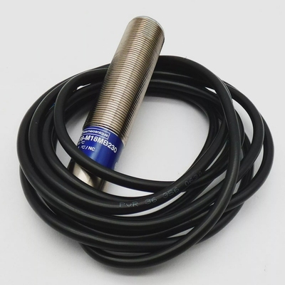 TelemecaniqueXU8-M18MB230Lichttaster-unused-