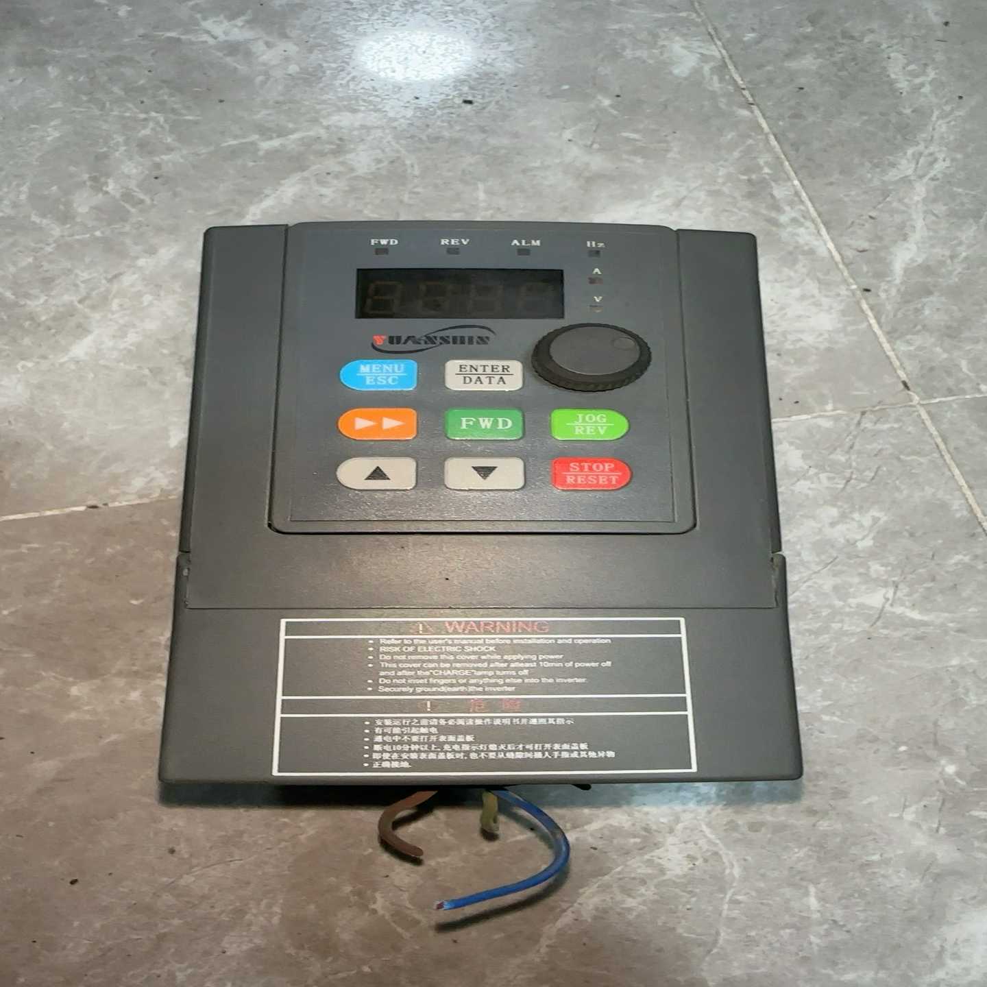 源信变频器YX2000-2S0007G，220v0.75kw--议价商品