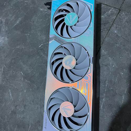 七彩虹RTX4070UItra12G显卡三风23年卡-议价