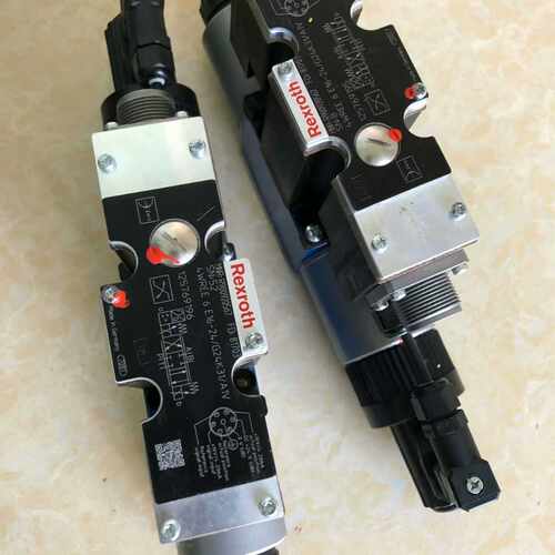 力士乐比例换向阀R9H007265804WRZ25W6-220-7X/6EG24N9TK4/D