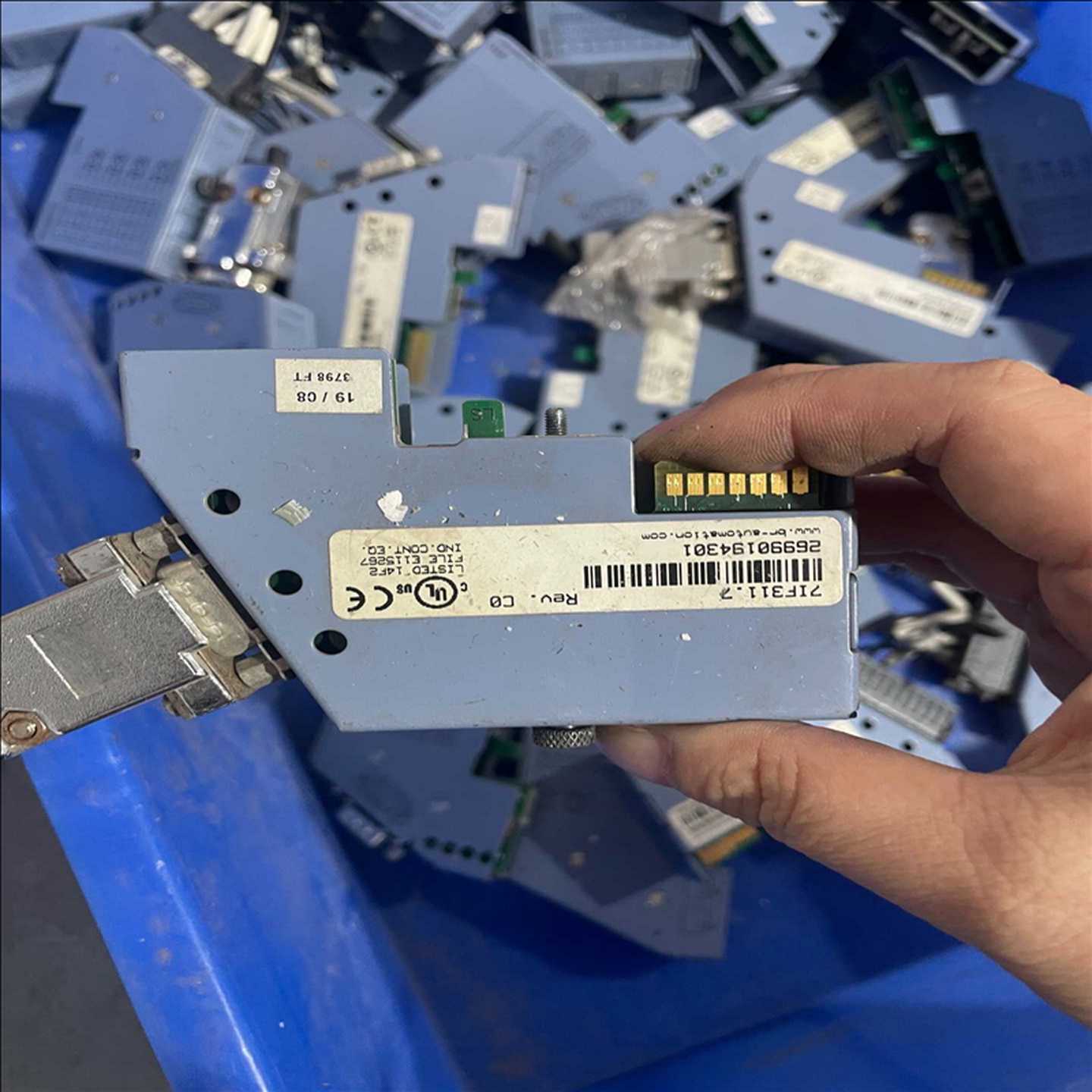 询价到货一些三菱aA084VC03/06/07液晶屏，需要用到的议价