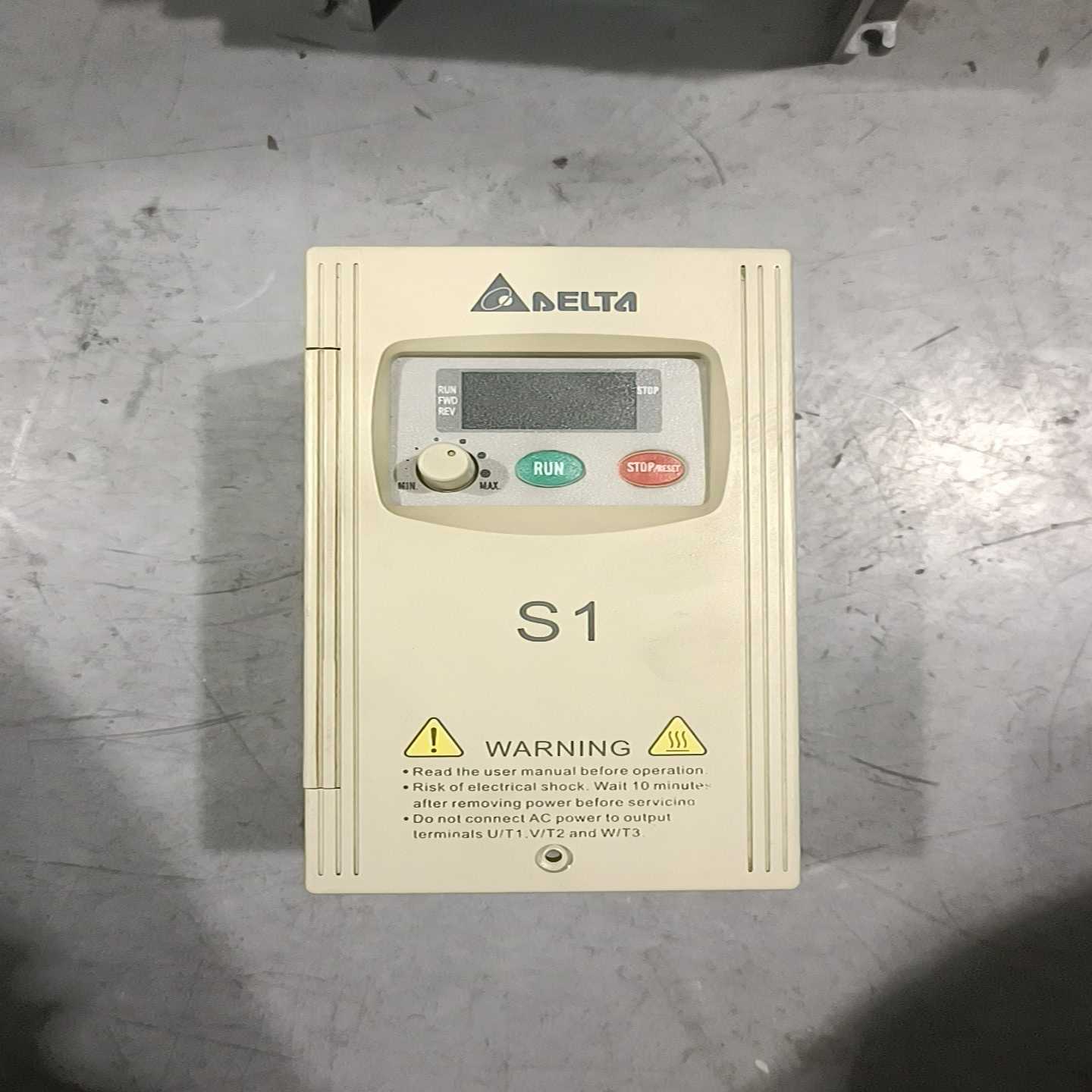 台达变频器S1系列VFD002S21A实物拍照询价