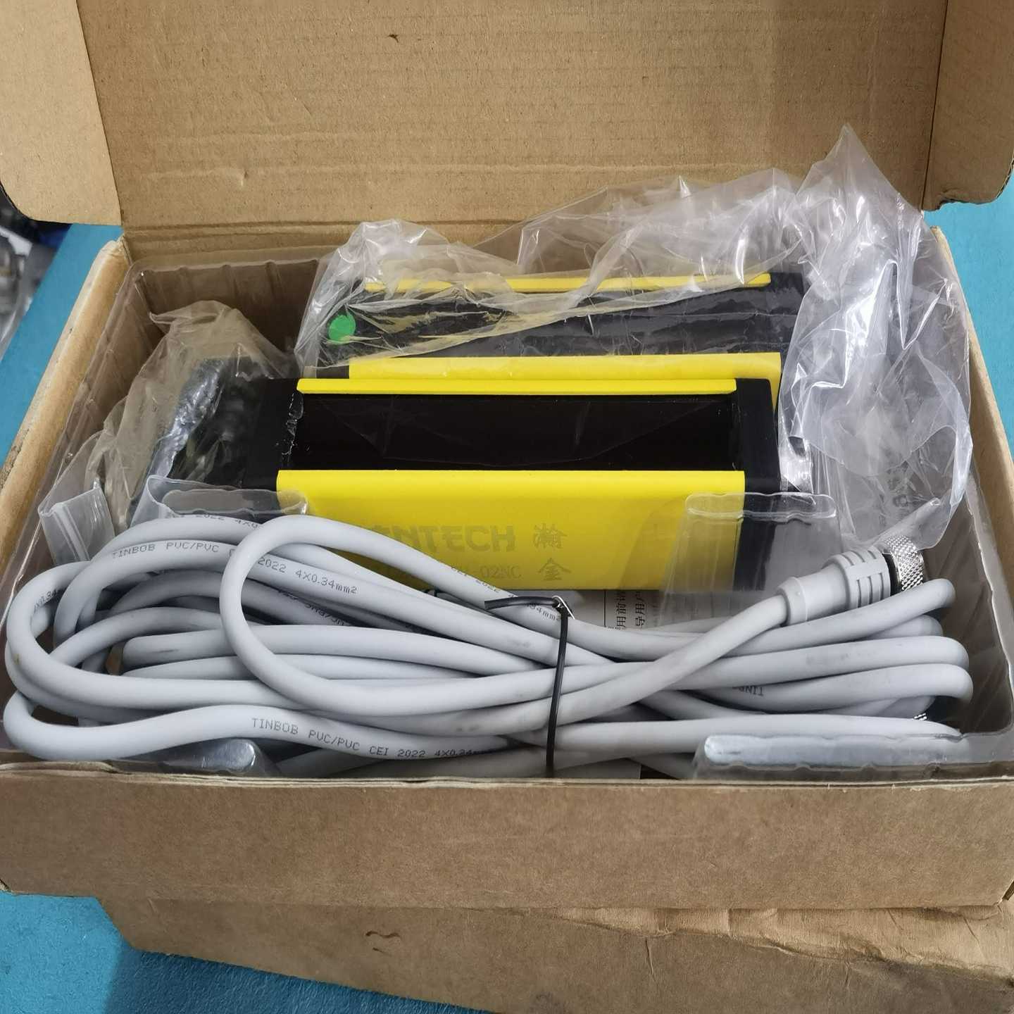 询价全新台达变频器VFD002S21A，可以配差不多包装议价