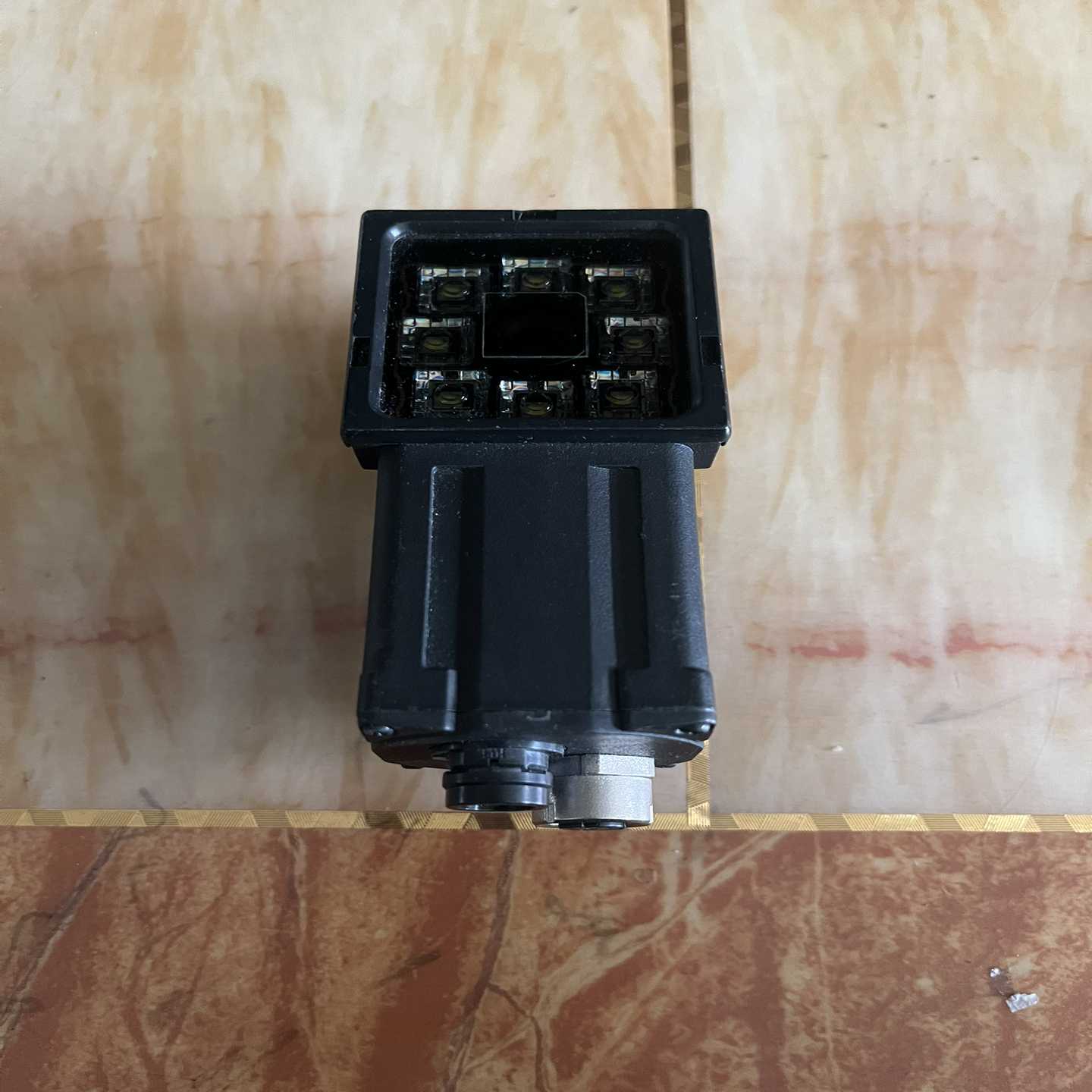 欧姆龙FQ2-S40100N-08智能相机，实物拍摄，外观成