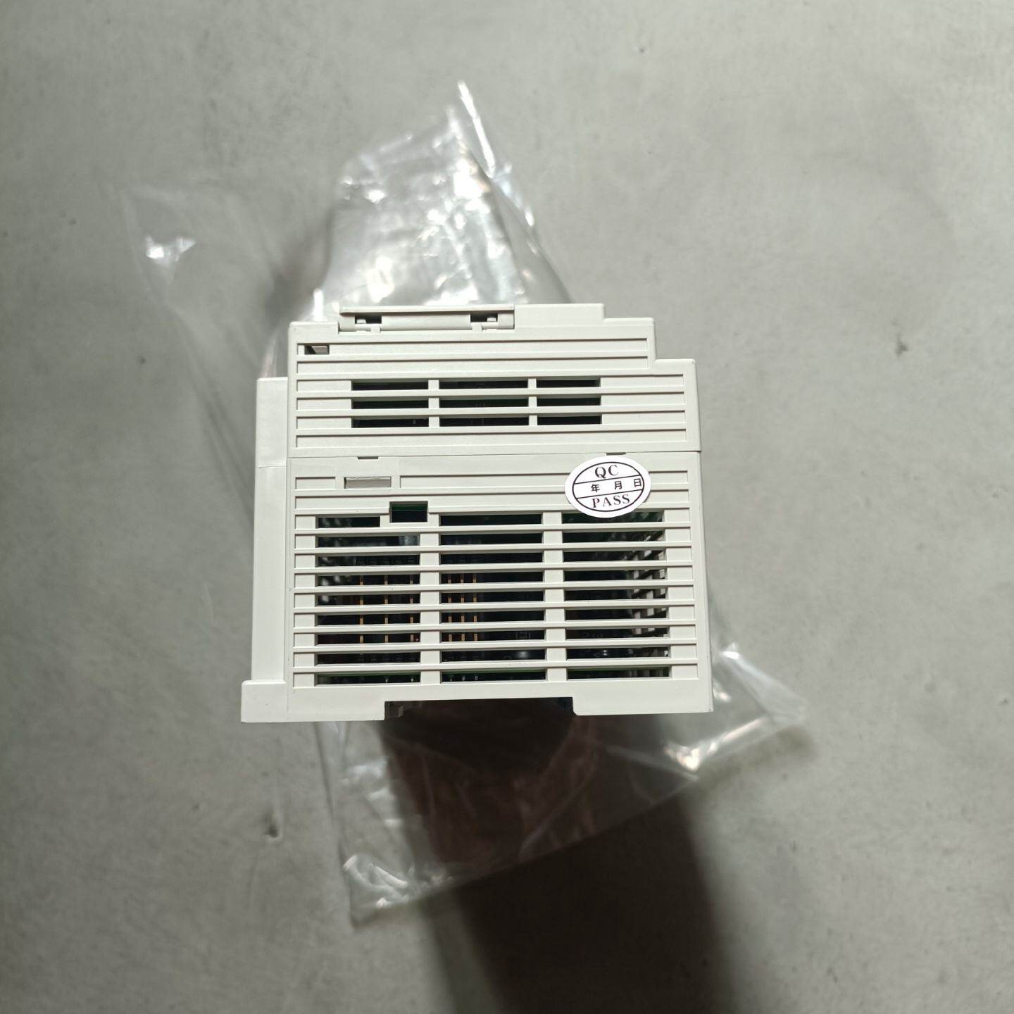 松下PLC主机AFPXHC60ET-F，接线端子完整，支持E--议价商品