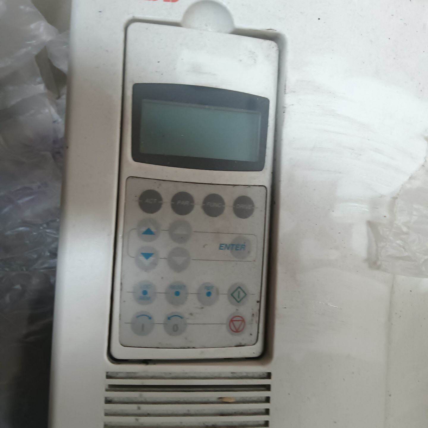 ACS800-01变频器一台，实物拍摄。--议价商品