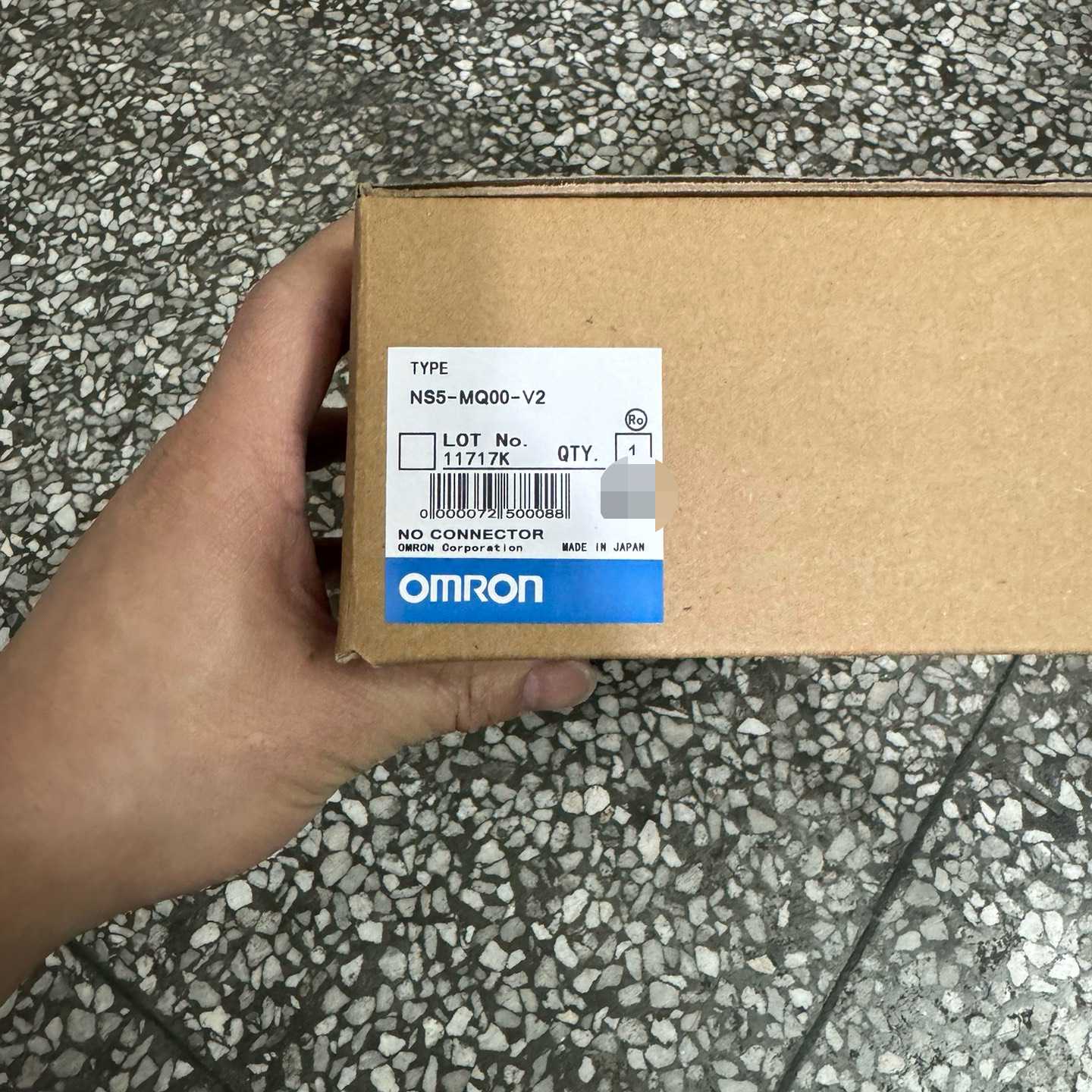 NS5-MQ00-V2触摸屏，包装，配件齐全。欢询价