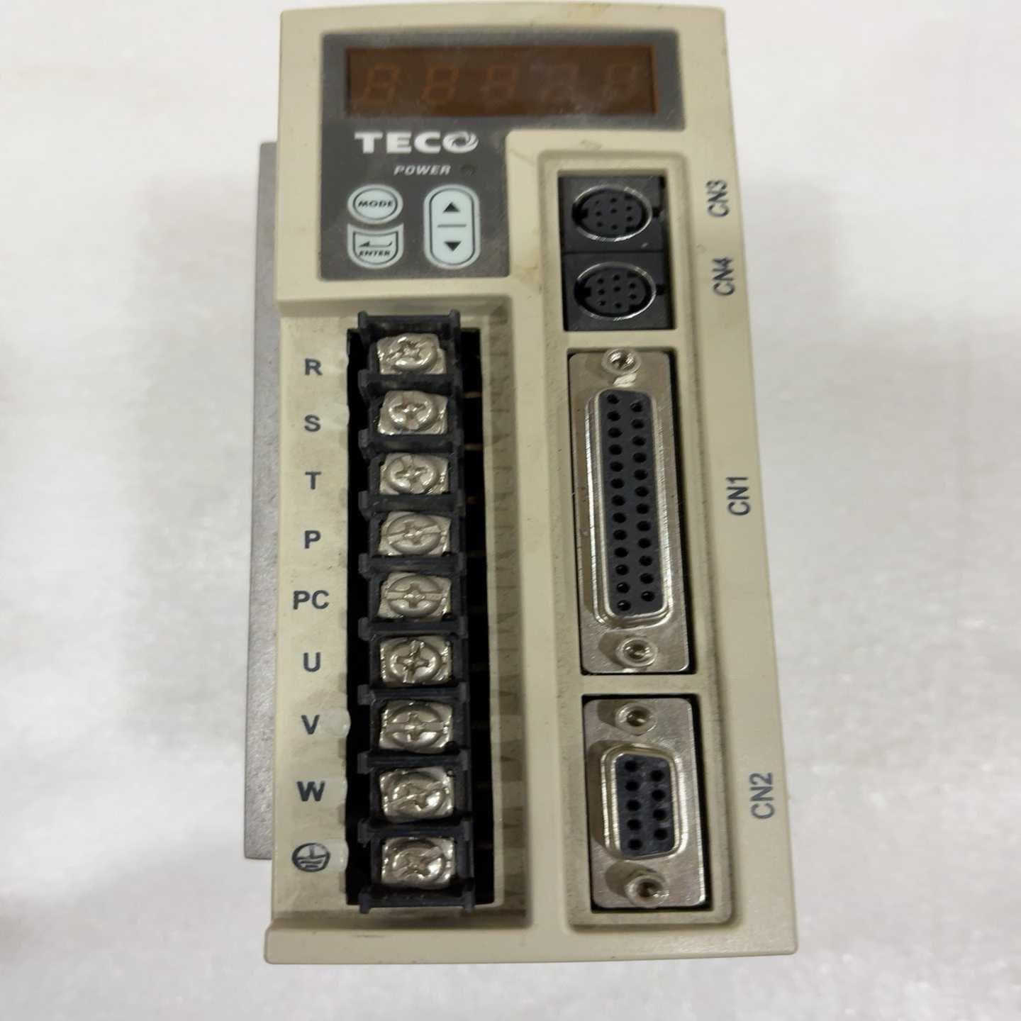 东元伺服驱动器JSDEP-15A，实物拍摄，成色轻微使用痕迹一议价