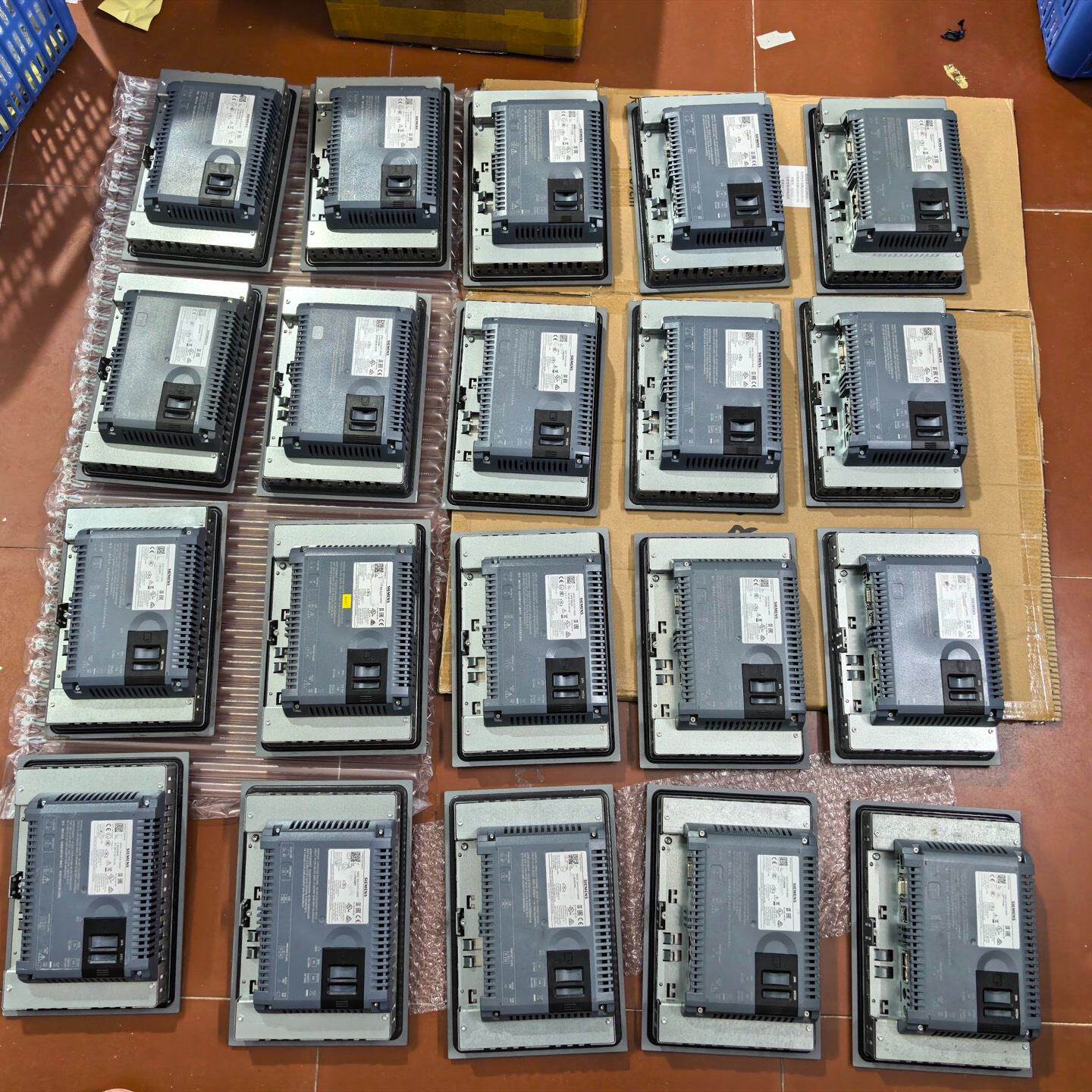 西门子TP900触摸屏6AV2 124-0J01-0AX0故--议价商品