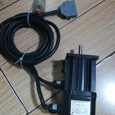 议价Yaskawa Servo Motor Usarem01Dr011 Is Unpacked  Packad适