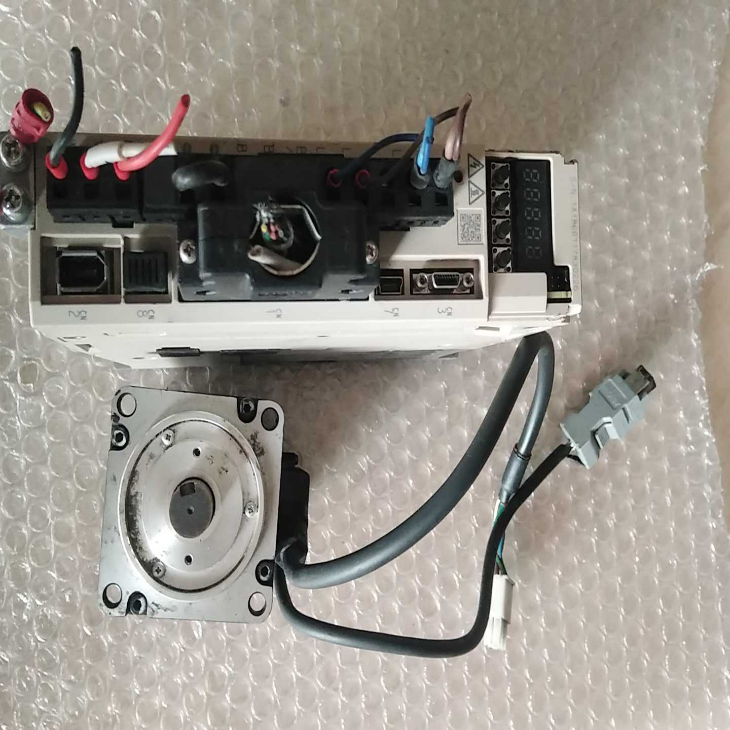 安川伺服驱动器7系200W，SGD7S-1R6A00A。-议价