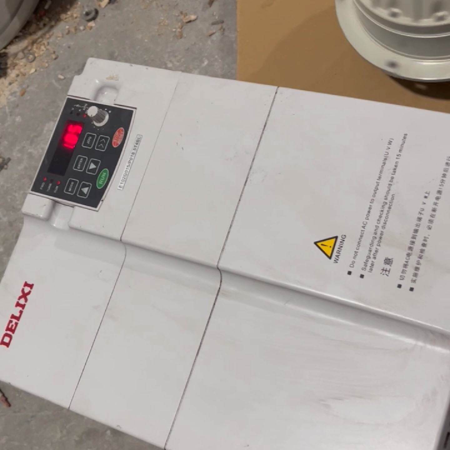 徳力西变频器18.5kw