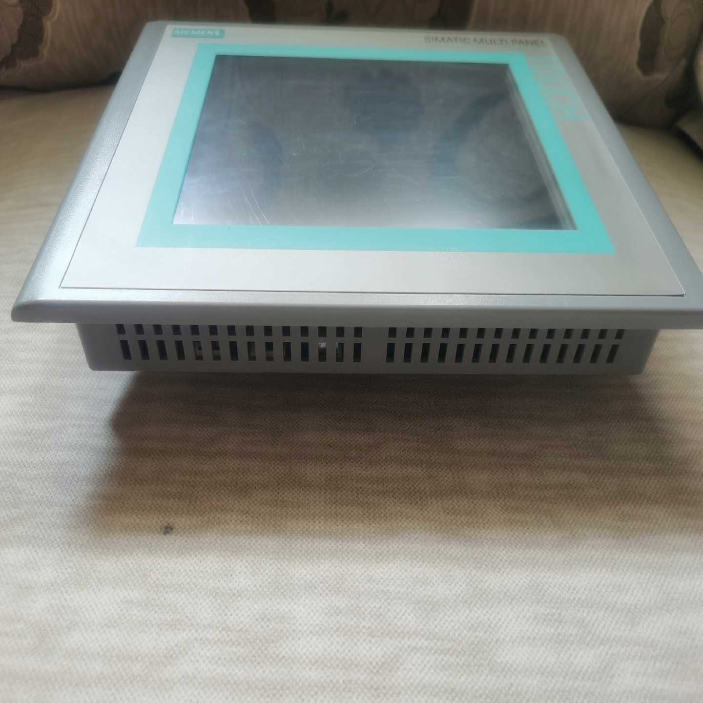 议价产品三菱交换机 MR-J2S-CLP01