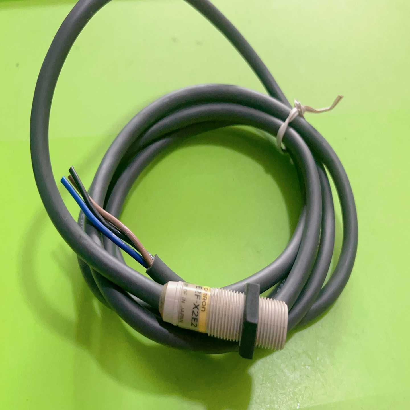 接近开关E2F-X2E2E2E-X4MD2传感适用