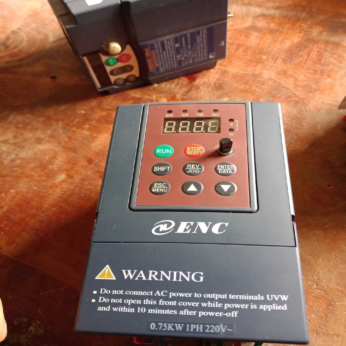 易能变频器EDS800-2S0007N-LD0.75KW询价