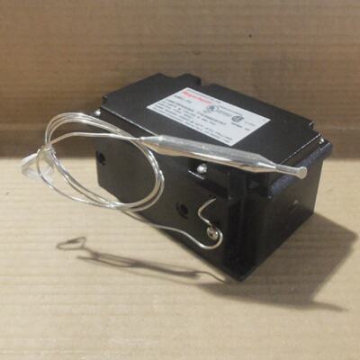 New Raychem AMCF5TSTAT LineSensing Thermostat 22 Amps  12525