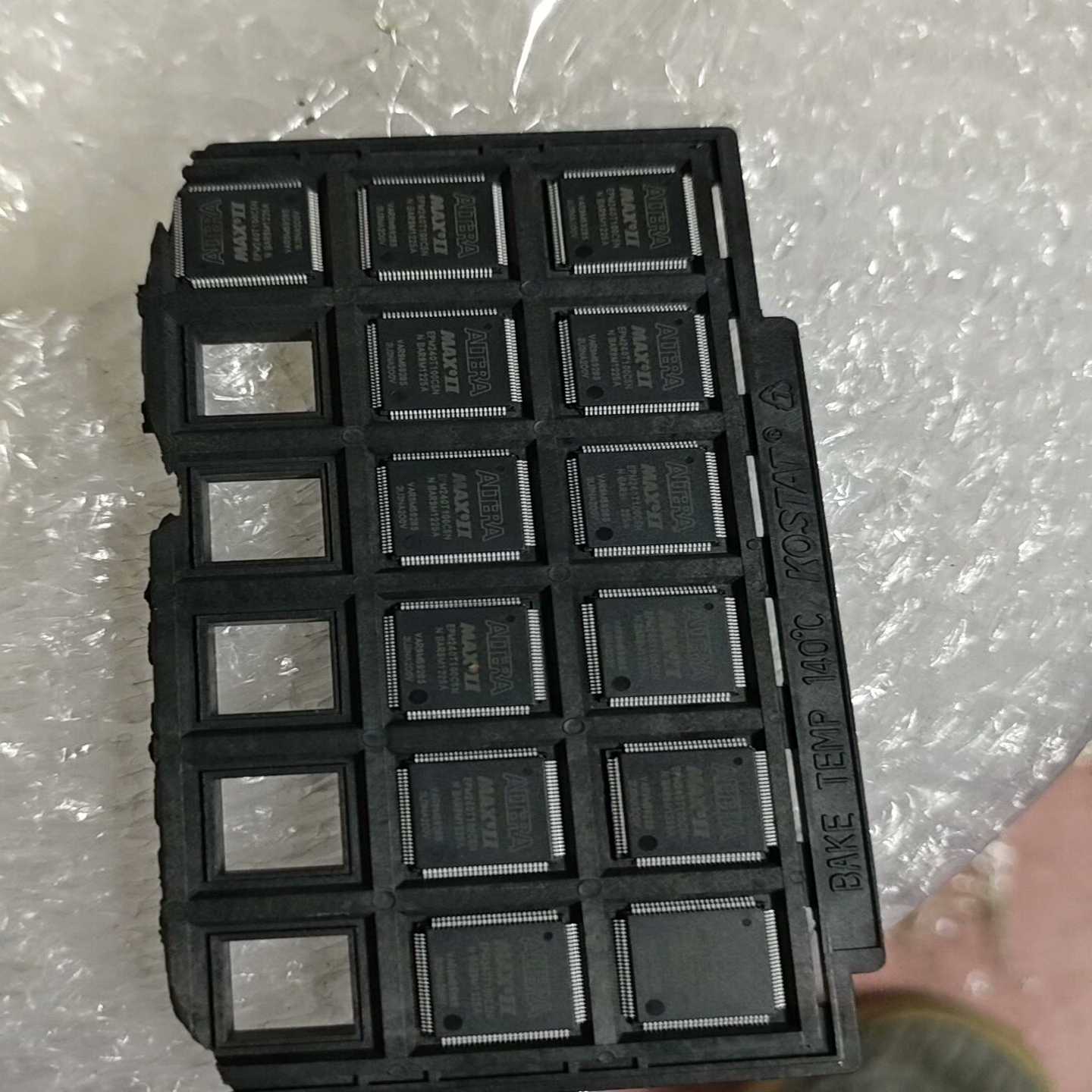 议价EPM240T100C5N剩下13个.65包邮