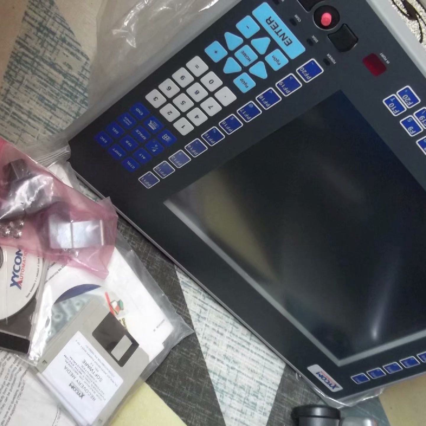 供应现货XYCOM正品全新工业电脑3515KPM 带硬盘 包装旧*