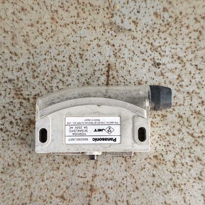 松下磁性开关AZC11013H，件，，功能正常，议价