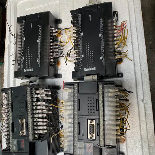 【议价】PLC  CP1H-X40DT-D 3台主机3适用306