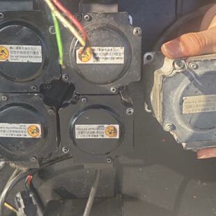 松下伺服电机MHMF042L1U2M，131V，0.4KW，--议价商品