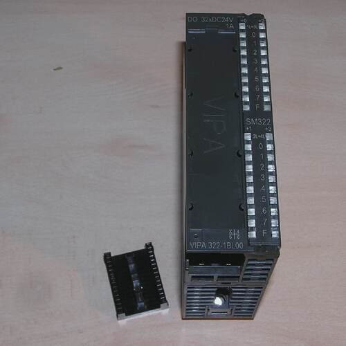 VIPA 3221BL00 E3 SM322 DO 32xDC24V 1A used as new condition