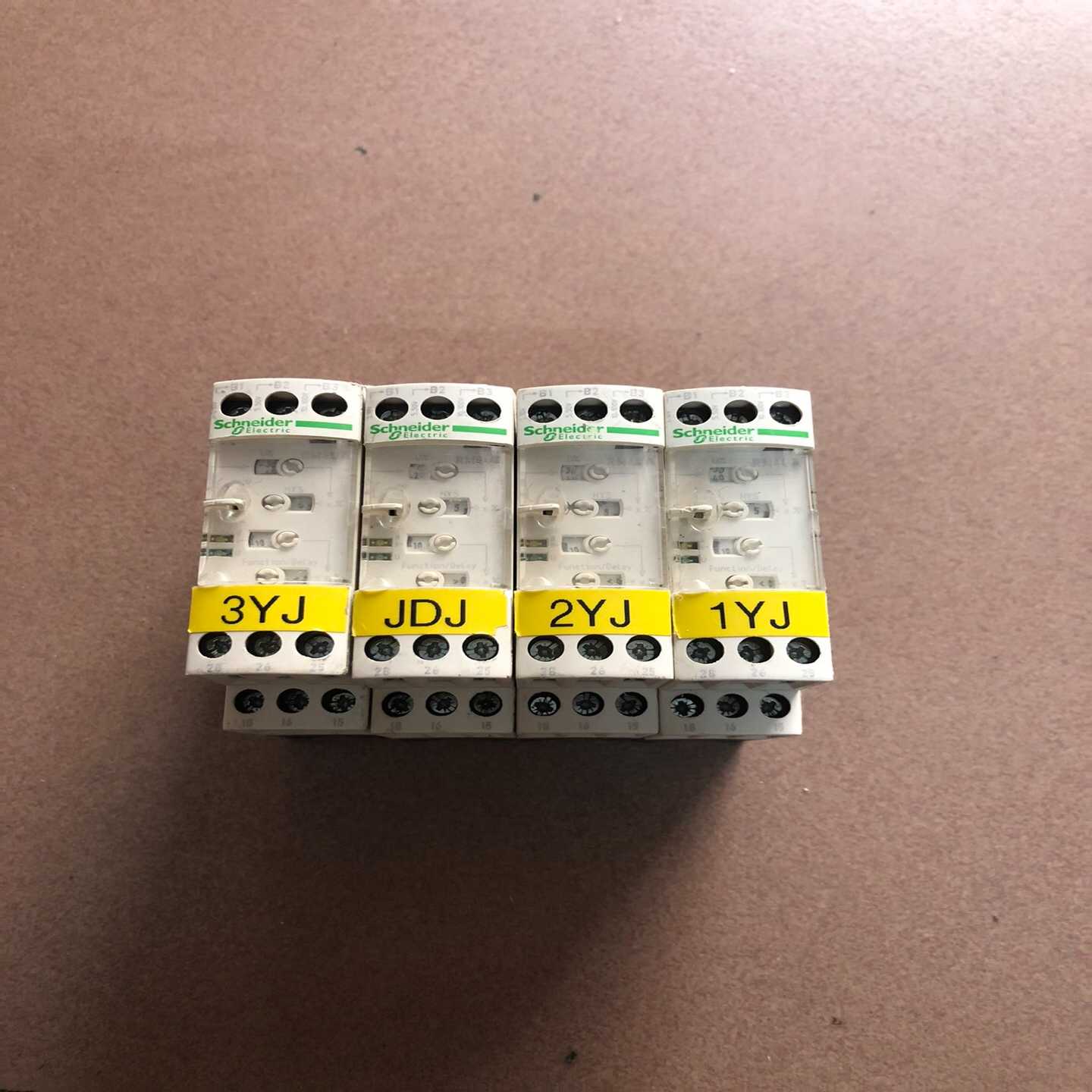 (询价)RM4uA32MW继电器。功能正常。成色如图。的联